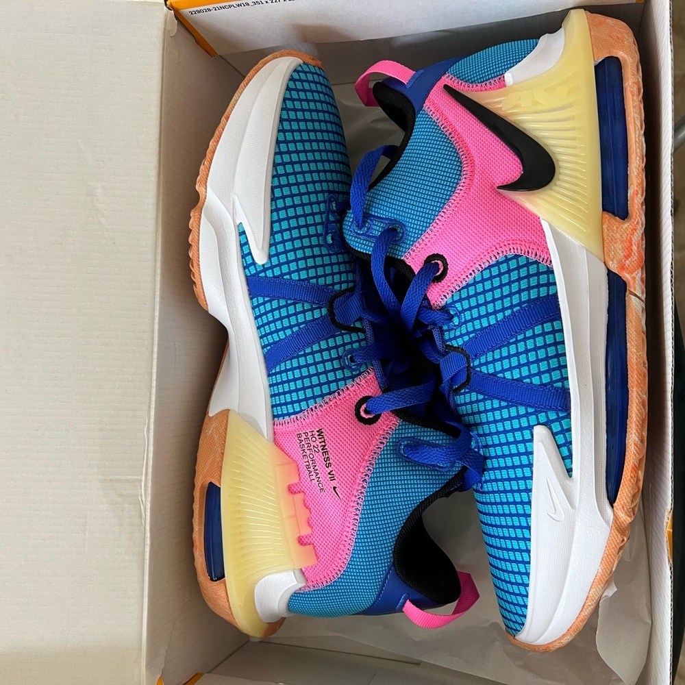Dynamic Blue and Pink Sneakers with Breathable Mesh